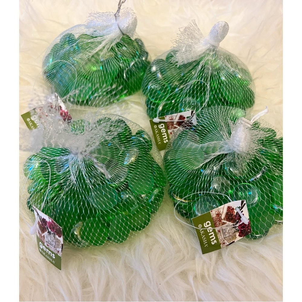 Set of 4 decorative green gems